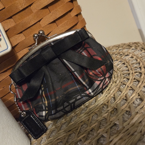 Coach Handbags - Coach Bow Tie Black and Red Plaid Kiss Lock Coin Purse  EUC Gourgeous 💖